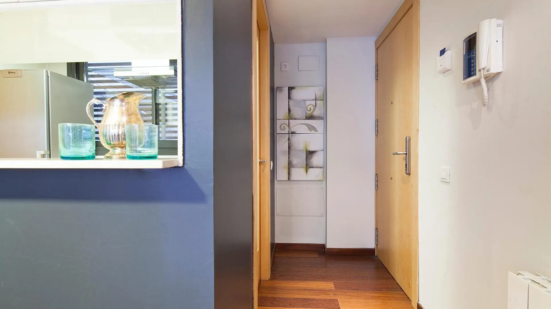 My Space Emirates - Splendid Apartment With Terrace And Pool Near Park Gueell Barcellona