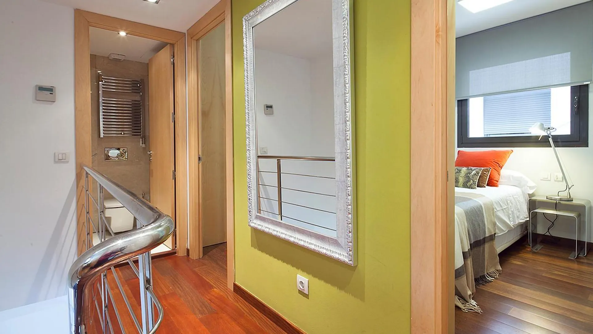 My Space Emirates - Splendid Apartment With Terrace And Pool Near Park Gueell バルセロナ スペイン