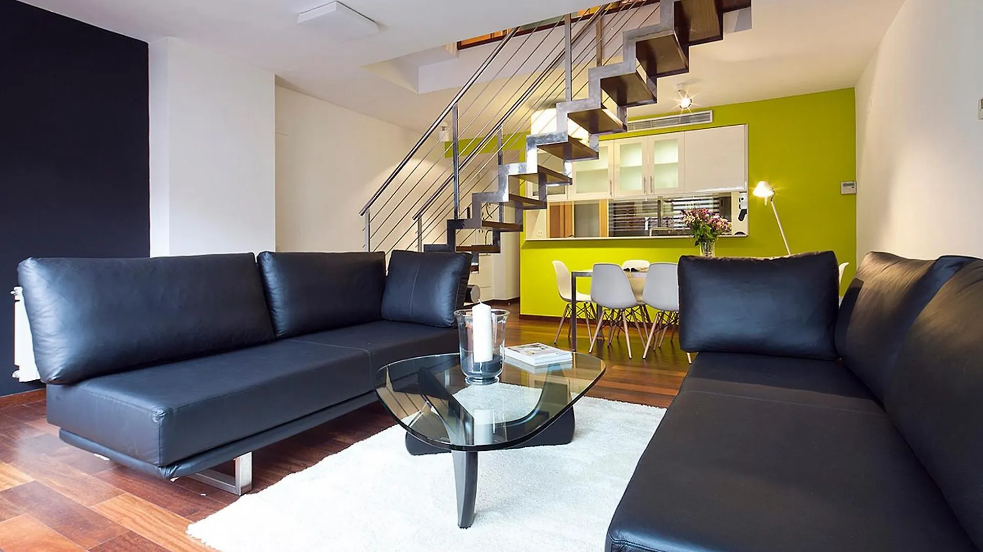 My Space Emirates - Splendid Apartment With Terrace And Pool Near Park Gueell バルセロナ