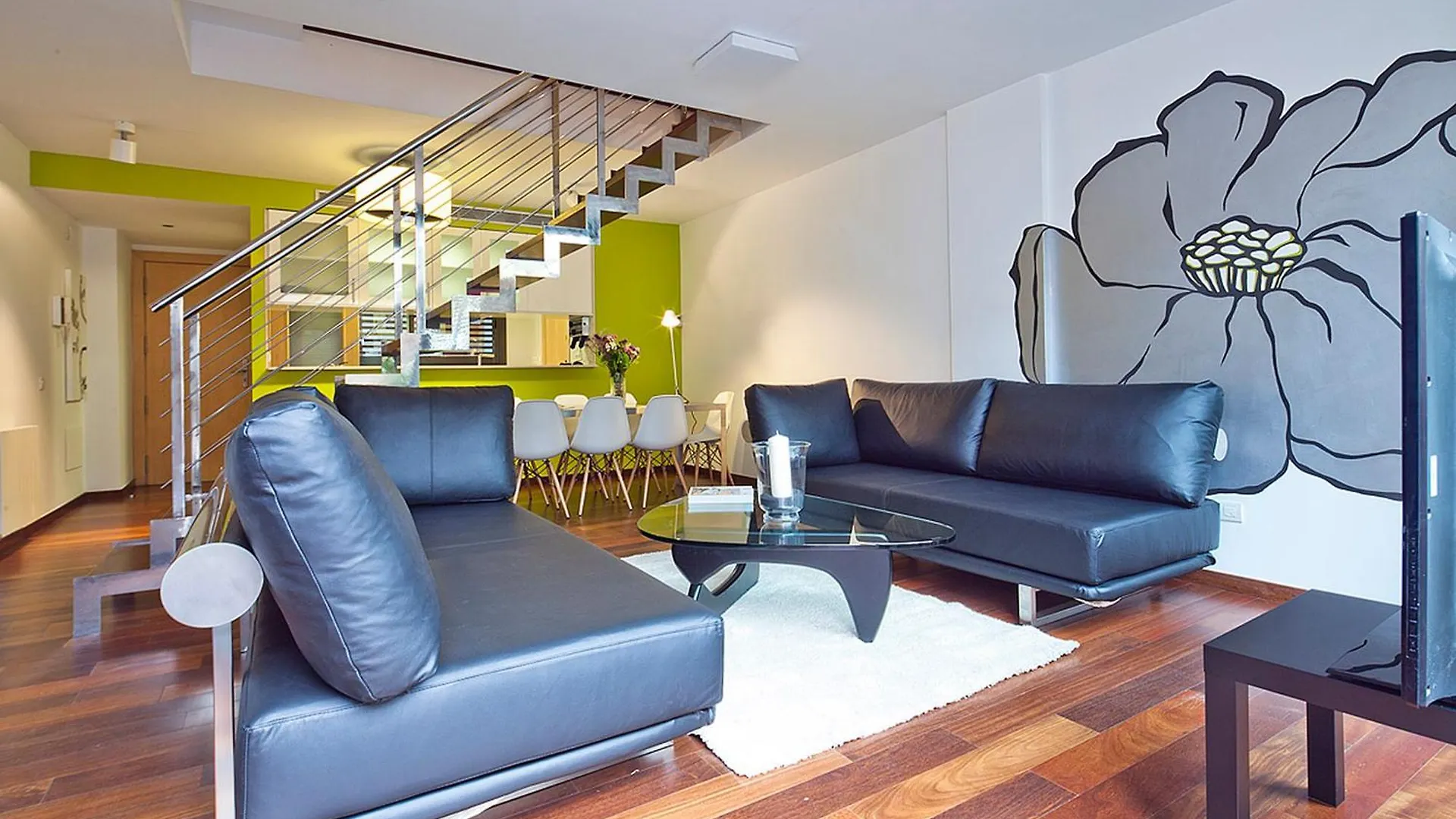 My Space Emirates - Splendid Apartment With Terrace And Pool Near Park Gueell バルセロナ