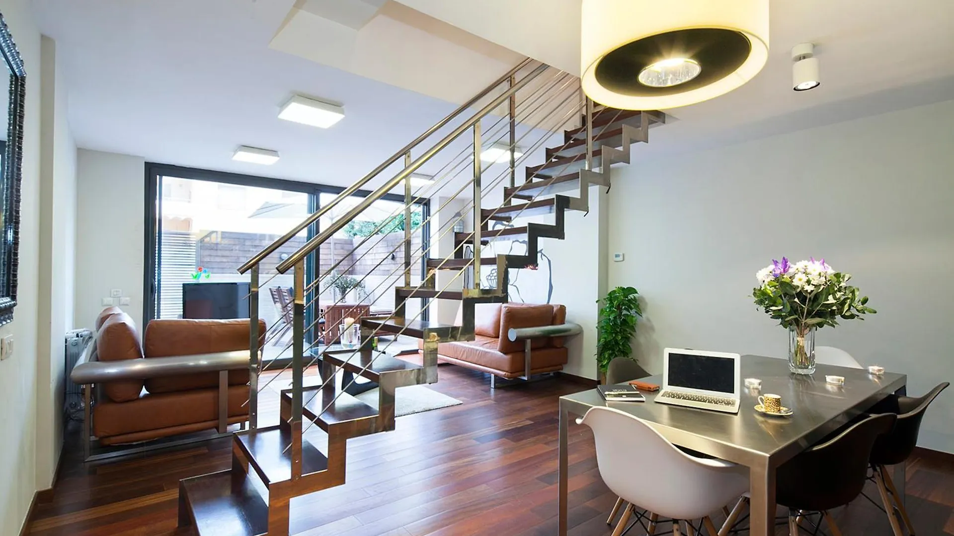 My Space Emirates - Splendid Apartment With Terrace And Pool Near Park Gueell バルセロナ