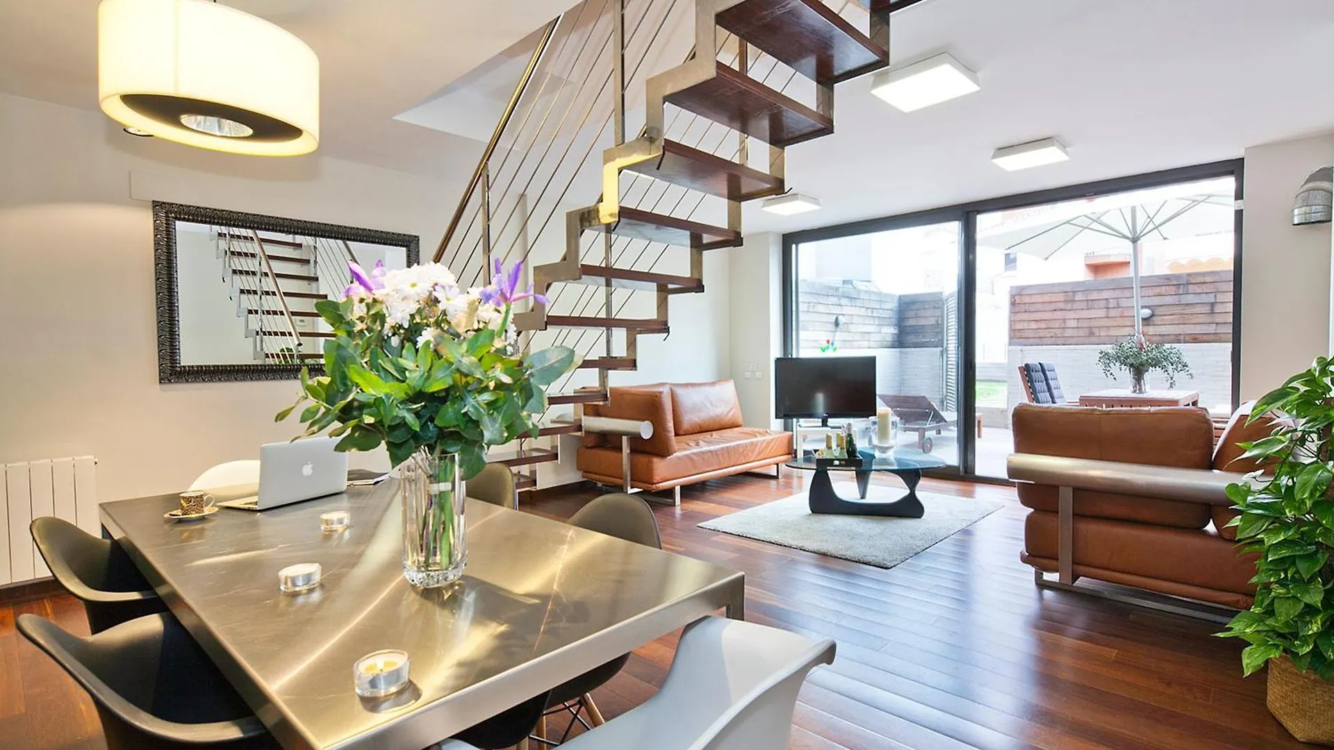 My Space Emirates - Splendid Apartment With Terrace And Pool Near Park Gueell バルセロナ 0*,